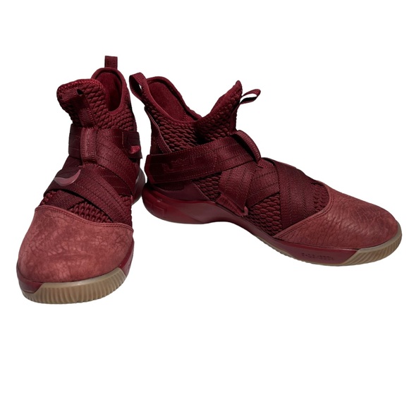 Nike Men's LeBron James Nike Red LeBron Soldier XII SFG Shoe - Picture 9 of 15